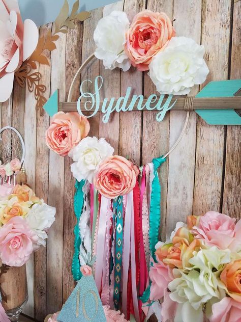 Wild One Birthday Party Girls Diy Boho, Boho Chic Birthday Party Decor, Boho Chic Party Ideas Decoration, Boho Birthday Ideas, Boho Western Party, Birthday Souvenir Ideas, Boho Chic Birthday Party, Coachella Party Ideas, Shabby Chic Birthday Party Ideas