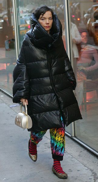 Bjork Style, Bjork Fashion, Women Humor, Live Life, Casual Fashion, Puffer, Autumn Fashion, Winter Jackets, Fashion Inspo