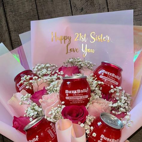 Jenny’s Flowers on Instagram: "buzzball bouquet 🫣" 21 Birthday Bouquet, Alcohol Bottle Bouquet, 21 Flower Bouquet, Flower Bouquet With Alcohol, Buzz Ball Bouquet, Bottle Decoration Ideas Birthday, Drink Bouquet, Mini Alcohol Bouquet, Shot Bouquet