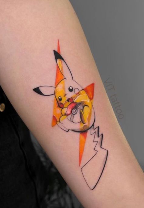 Pikachu Tattoo Design, Pokemon Tattoo Ideas, Pikachu Tattoo, Nerdy Tattoos, Muster Tattoos, Geek Tattoo, Pokemon Tattoo, Tatuaje A Color, Incredible Tattoos