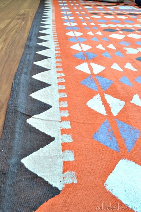 Paint a dropcloth rug Painted Drop Cloth, Drop Cloth Rug, Painted Floor Cloths, Drop Cloth Projects, Rug Diy, Porch Paint, Canvas Drop Cloths, Paint Drop, Painted Floor