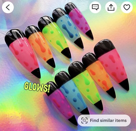 Ongles Goth, Neon Blue Nails, Different Color Nails, Fingernails Painted, Horror Nails, Neon Nail Designs, Goth Nails, Gel Nails Diy, Glow Nails