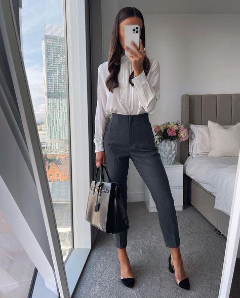 What Em Wore 🤍 on Instagram: “Ad. Recent workwear looks with @lilysilk - theeee most amazing quality shirts and dresses! Which is your favourite? 🥰 Use EH15 for 15% off…” Elegantes Outfit Damen, Elegantes Business Outfit, Elegantes Outfit Frau, Business Professional Outfits, Lawyer Fashion, Lawyer Outfit, Business Attire Women, Professional Outfits Women, Business Outfits Women