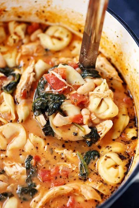 Garlic Tortellini, Tuscan Garlic Chicken, Chicken Tortellini Soup, Chicken Tortellini, Crock Pot Recipes, Pasta Carbonara, Spinach Soup, Best Soup Recipes, Delicious Soup Recipes