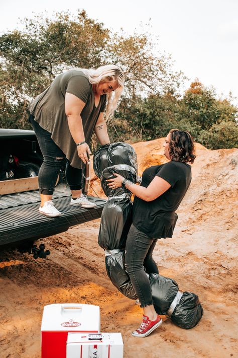 Mary Ann And Wanda Photoshoot, Best Friend Jeep Photoshoot, Goodbye Earl Best Friend Photoshoot, Good Bye Earl Photo Shoot, Earl Had To Die Photoshoot, Wanda Photoshoot, Goodbye Earl Photoshoot, Divorce Photoshoot, Bestie Shoot