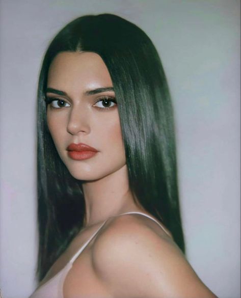 #mugshot #kendall #kendalljennerstyle Kendall Jenner Aesthetic, Style Kendall Jenner, Kendall Jenner Hair, Kendall Jenner Face, Kendall Jenner Icons, Kendall Jenner Makeup, Jenner Makeup, Kendall Jenner Street Style, Outfits Minimalist