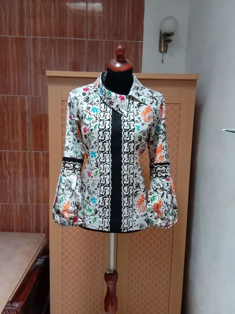 model baju batik kantor wanita berjilbab- model baju batik kantor wanita berjilbab terbaru- model baju batik kantor wanita terbaru- model baju batik kantoran wanita terbaru- batik kantor wanita hijab- batik kantor wanita batik kantor wanita elegan batik kantor wanita muslim batik kantor wanita tunik batik kantor wanita kombinasi batik kantor wanita outer batik kantor wanita models batik kantor wanita non hijab batik kantor wanita hijab modern batik kantor wanita hijab aesthetic batik kantor wani Model Blouse Batik, Batik Blazer, Mode Batik, Outer Batik, Model Batik, Batik Dress Modern, Trendy Outfits 2020, Non Hijab, Batik Clothing