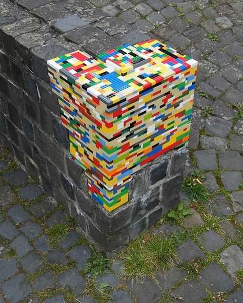 Dispatchwork Lego Art by Jan Vormann. Location: #Arnsberg #Germany #architectdesigne Lego Wall, Street Art Utopia, A Brick Wall, Best Street Art, Lego Brick, Land Art, Pics Art, Art Plastique, Public Art