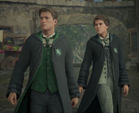 Hogwarts Legacy Mc Outfits, Hogwarts Legacy Uniform, Hogwarts Legacy Character Customization, Hogwarts Legacy Slytherin Uniform, Sebastian Sallow Ominis Gaunt Mc, Hogwarts Aesthetic, My Side, Harry Potter Hogwarts, Harry Potter Universal