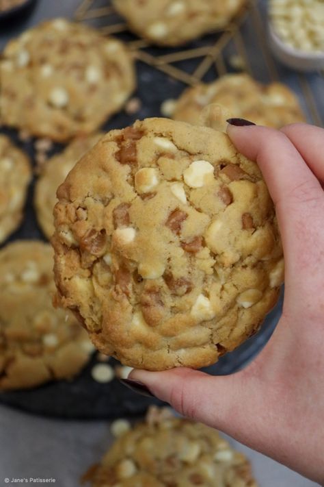 Softest Cookies, Chocolate Peanut Butter Oatmeal Cookies, Macadamia Nut Cookies Recipe, Chocolate Macadamia Nut Cookies, White Chocolate Macadamia Nut Cookies, White Chocolate Macadamia Nut, Macadamia Cookies, Sweet Bakes, Macadamia Nut Cookies