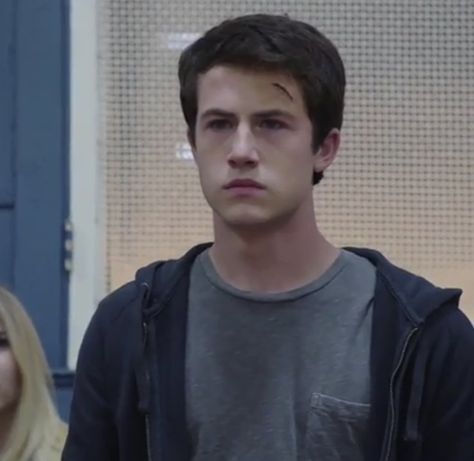 Dylan Minnette as Clay Jensen in 13 Reasons Why Clay Thirteen Reasons Why, Dylan Minnette 13 Reasons Why, Nerdy Bf, Clay 13 Reasons Why, Don't Breathe, 13 Reasons Why Netflix, Clay Jensen, Dylan Minnette, Thirteen Reasons Why