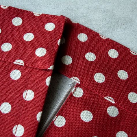 tuto : coudre une ceinture impec Sewing 101, Sew Ins, Techniques Couture, Leftover Fabric, Sewing Needle, Sewing Lessons, Sewing Projects For Beginners, Sewing Skills, Love Sewing