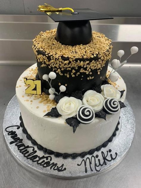 Graduation Tier Cakes, Graduation Cake Ideas, High School Graduation Cakes, High School Graduation Party Decorations, High School Graduation Party, Graduation Cake, Tier Cake, Graduation Cakes, Graduation Decorations