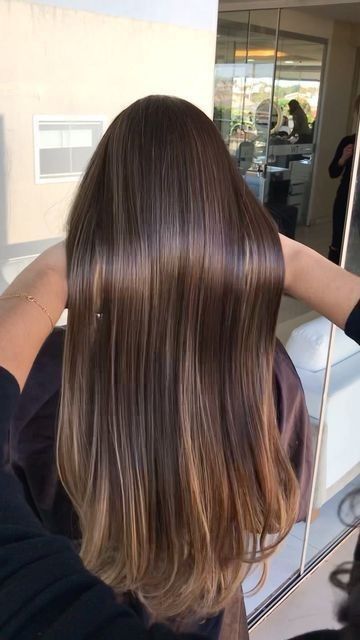 Coachella Hair, Balayage Straight Hair, Brown Hair Looks, Brunette Hair With Highlights, Highlights Brown Hair, Hair Inspo Color, Brunette Hair, Aesthetic Hair, Model Hair