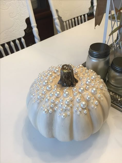 pumpkin decor Unique Halloween Decorations, Scary Halloween Decorations Diy, Diy Halloween Decor, Fall Deco, Pumpkin Painting, Pumpkin Decor, Pumpkin Ideas, Pumpkin Crafts, Fall Halloween Decor