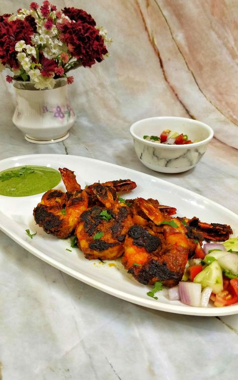 Tawa Tandoori Prawns Tandoori Prawns, King Prawn Recipes, Easy Prawn Recipes, Tandoori Marinade, Tandoori Recipes, Prawn Recipes, Clay Oven, Dried Mangoes, Delicious Snacks