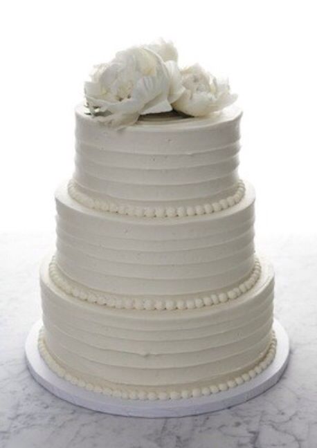 Perfect!! No fondant, minimal details, flowers on top 👍❤️ Classic Wedding Cake, Buttercream Wedding Cake, Naked Cakes, Wedding Cake Rustic, White Wedding Cakes, Simple Wedding Cake, Cool Wedding Cakes, White Wedding Cake, Elegant Wedding Cakes