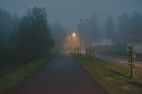 Foggy Town Aesthetic, Sleepy Town Aesthetic, Sleepy Core, Foggy Town, Rare Aesthetic, Aesthetic Places, John Wilson, Between Two Worlds, Street Lights