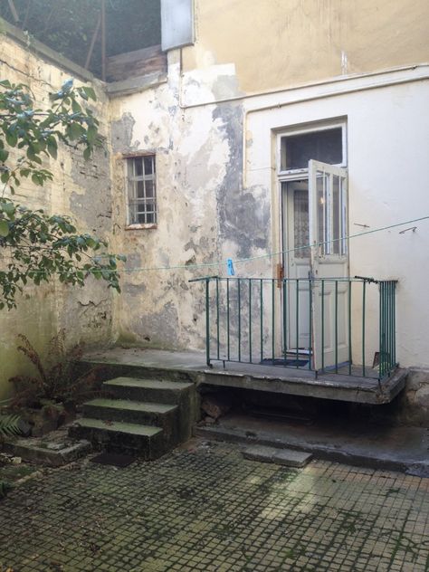 Before: A look at the entrance to the apartment before the renovation. Flat Renovation, Cantilever Stairs, House Coffee, Japan Home, Historic House, The Apartment, Small Flat, Photo 1, Small Spaces