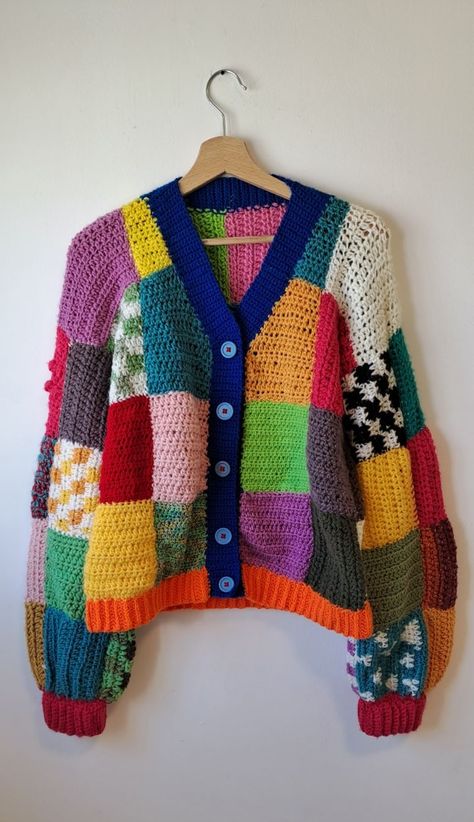 For pattern ask I  comments or dm me and I'll explain the process:)😊 Scrap Yarn Sweater, Patchwork Crochet Sweater, Crochet Patchwork Sweater, Yarn Clothes, Patchwork Crochet, Patchwork Sweater, Crochet Vest Pattern, Rainbow Crochet, Crochet Fashion Patterns