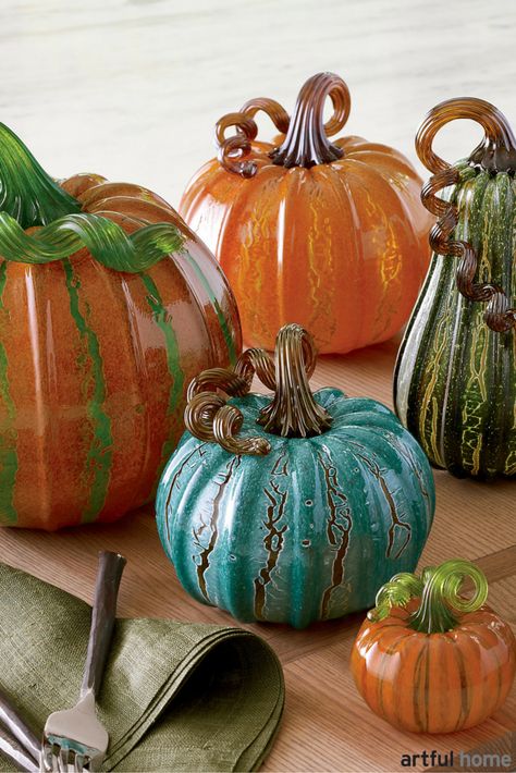 Glass Pumpkin Decor, Pumpkin Pottery, Pumkin Decoration, Life In The Countryside, Blue Fall Decor, Ceramic Pumpkins, Art Glass Pumpkin, Pumpkin Ceramic, Deco Fruit