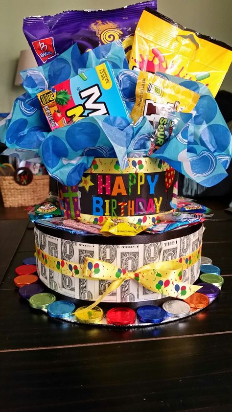 Money And Candy Gift Ideas Birthday, Money For Birthday Gift Ideas, Birthday Money Cake Ideas, Money Gift Ideas Birthday Kids, Money Birthday Gift Ideas, Money Cake Birthday, Money Gift Ideas Birthday, Whiskey Gift Basket, Snack Tart