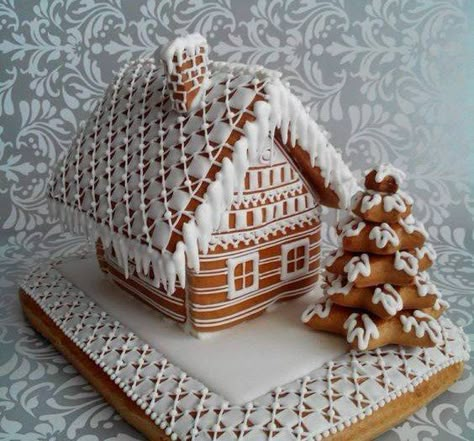 Christmas Dessert Decorations, Homemade Gingerbread House, Chocolate Showpiece, Gingerbread Candle, Mini Gingerbread House, Gingerbread Dough, Gingerbread House Parties, Christmas Posts, Cookies Theme