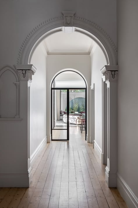 A Frame For Living – Marathon House By Neil Architecture Image 7 Eastop Architects, Polly Harbison, Pandolfini Architects, Madeleine Blanchfield, Katie Lockhart, Studio Bright, Weatherboard House, Edwardian House, Hallway Design