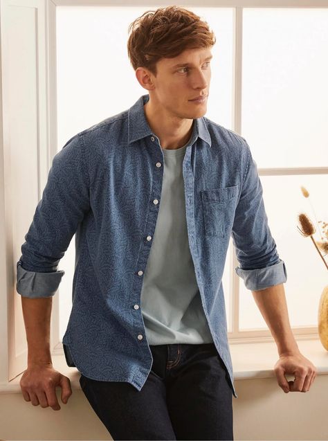 Denim Shirt Outfit Mens, Blue Denim Shirt Outfit, Mens Denim Shirt Outfit, Chambray Shirt Men, Printed Denim Shirt, Denim Shirt Outfit, Handsome Clothes, Fitted Denim Shirt, Shirt Outfit Men