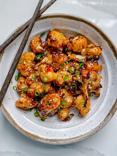 Maple Sriracha Cauliflower Bites — AllTypesOfBowls Paleo Air Fryer, Sriracha Cauliflower, Types Of Bowls, Maple Sriracha, Vegan Wings, Air Fryer Meals, Cauliflower Recipes Healthy, Vegan Meat, Pasta Sides