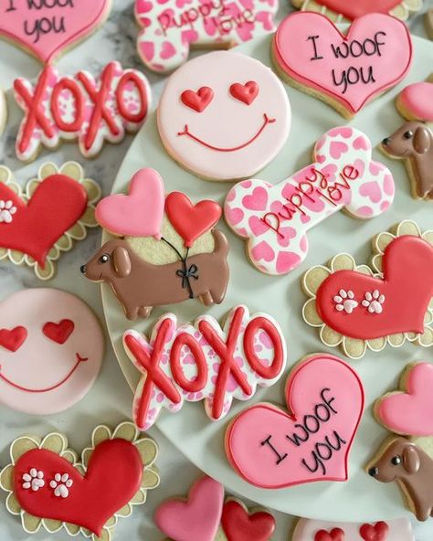 Butter Bar Bakery ~ Elana on Instagram: "Puppy love!!❤️🐶 I was so happy to make a fun set to donate to the @caringheartsforcanines Furever Yours Valentines Gala tonight. Who wouldn’t jump at the chance to combine Valentine’s Day and rescue pups into a cookie set? 😍 #valentinescookies #valentinespuppy #puppylovecookies #dogcookies #puppycookies #heartcookies #decoratedcookies #decoratedsugarcookies #cookiedecorating #cookies #cookiesofinstagram #sugarcookiemarketing #sugarcookies #sugarcookieso Valentines Day Biscuits, Valentine Cookie Designs, Valentine Dog Cookies, Valentine’s Day Cookie Ideas, Valentine’s Day Cookies Royal Icing, Valentines Day Sugar Cookies Decorated, Valentine’s Day Sugar Cookies, Valentines Day Cookie Decorating, Valentine Cookie Sets