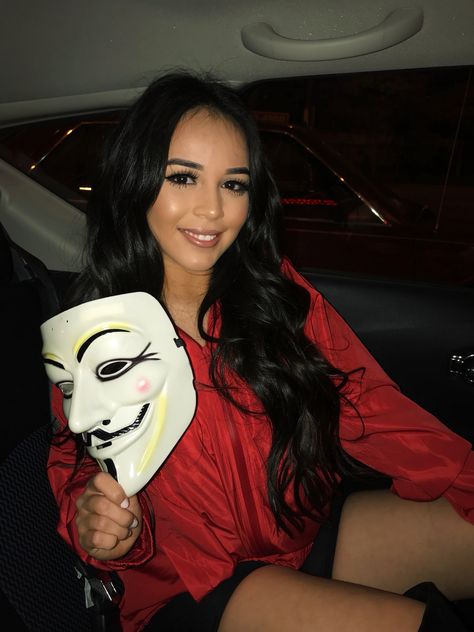 Money heist💰 Money Heist Makeup, Heist Halloween Costume, Money Heist Costume, Heist Costume, Halloween Fits, Money Heist, Halloween Makeup, Halloween Costume, Halloween Face