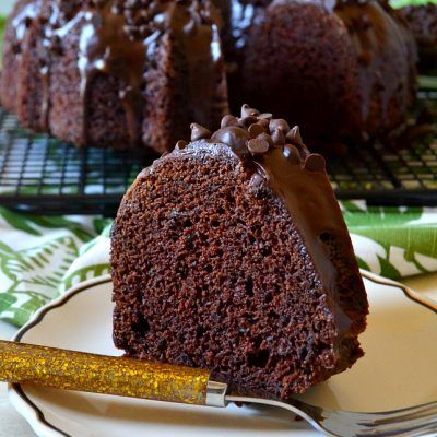 Moist Chocolate Zucchini Cake, Zucchini Desserts, Chocolate Zucchini Cake, Baking Cocoa, Zucchini Cake, Rich Chocolate Cake, Chocolate Zucchini, Chocolate Dessert Recipes, Bread Cake