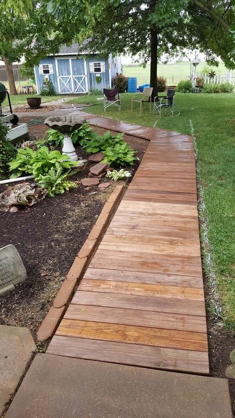 15+ Wooden Walkway Ideas For Your Garden Cabin Yard Landscaping, Composite Walkway Pathways, Garden Front Yard, Wood Walkway, Backyard Walkway, Pathway Landscaping, Walkway Ideas, Wooden Walkways, Garden Walkway