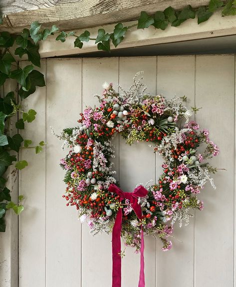 Willow Crossley, Christmas Wreath Ideas, Wreath Kit, Wildflower Wreath, Ultimate Christmas, Christmas Inspo, Xmas Wreaths, Holiday Wreath, Dried Floral