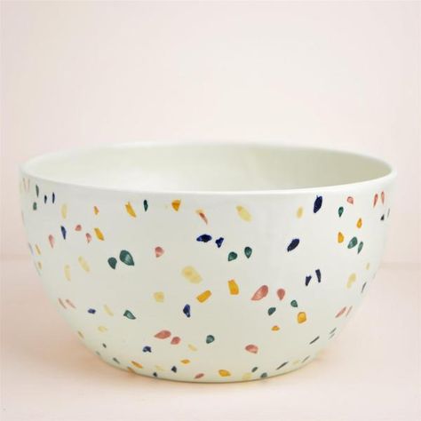 Painted Salad Bowl, Salad Bowl Painting Ideas, Terrazzo Print, Ceramics Pottery Art, Bowl Designs, Salad Bowl, Salad Bowls, Delicious Salads, Ceramic Painting