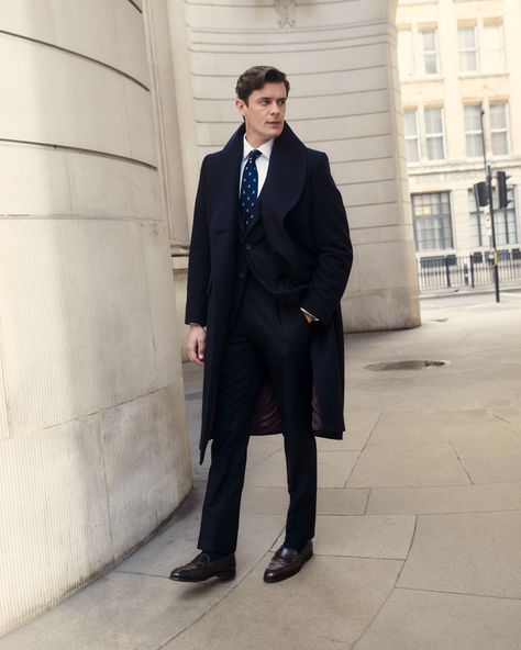 The art of city tailoring lies in adaptability and impeccable attention to detail. It’s about selecting pieces that move with you through the day, whether that’s the morning commute, running to grab a quick coffee or meeting friends for drinks.

Explore our new tailoring collection, designed to adapt to your life, whatever might be in store.