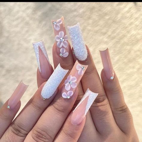 White Nail Designs With Flowers, White Nails 3d Flower, Acrylic Nails White Design, Nails With Flowers 3d, 3d Flower Nails Coffin, White 3d Flower Nails, White Coffin Nail Designs, White Nail Sets, White Cute Nails