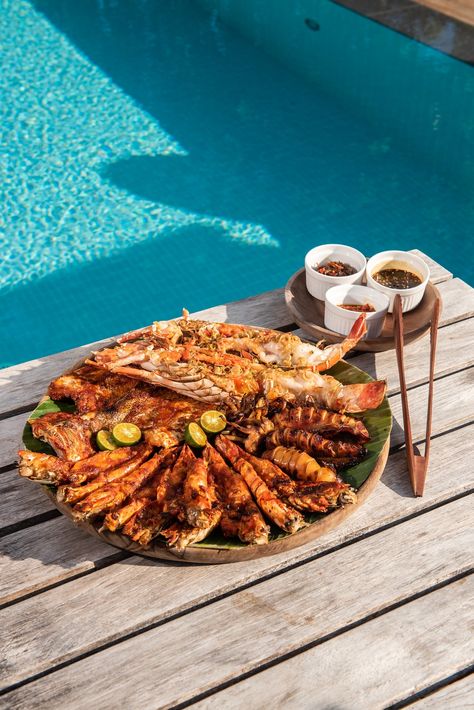 Seafood platter Seafood Photography, Poolside Food Photography, Seafood Festival, Seafood Bbq Platter, People Eating Seafood, Grilled Seafood Platter, Fresh Seafood Platter, Seafood Platter Photography, Hamburger Pizza