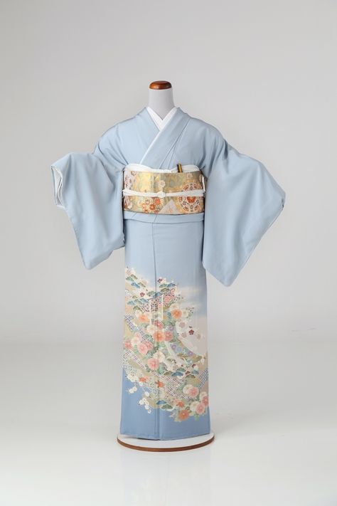 Kimono Styles, Japan Dress, Japanese Traditional Clothing, Kimono Japan, Traditional Japanese Kimono, Yukata Kimono, Japanese Art Prints, Kimono Vintage, Blue Kimono