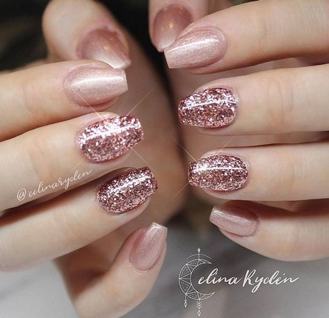 Rose gold sparkle Jazzy Nails, Luxe Nails, Simple Wedding Nails, Gold Gel Nails, Year Nails, Rose Gold Nails Design, Glitter Polish, Gold Nail Designs, Nagellack Trends