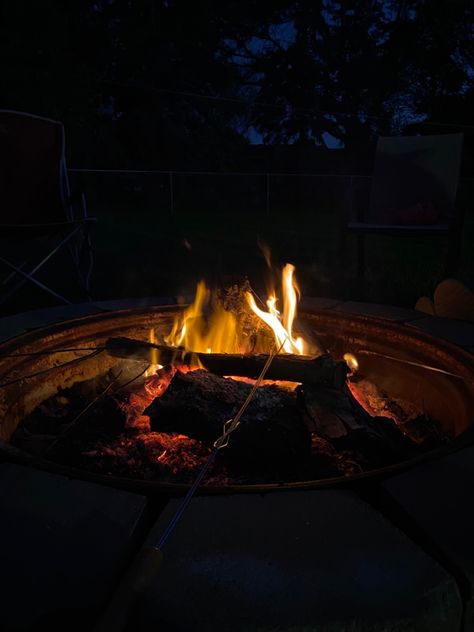 Fire pit Smores sweather #fire #night #nightlife #nightsky #fireplace #firepits #firepitideas #firepitdesign #smores #summer #summernights #may #summervibes #picoftheday #picoftheweek #photography #photo Fire Pit At Night, Fire Pit Night, Fire Pit Smores, Fire Night, Fire Pit Designs, Firepit, Summer Nights, Night Skies, Fire Pit