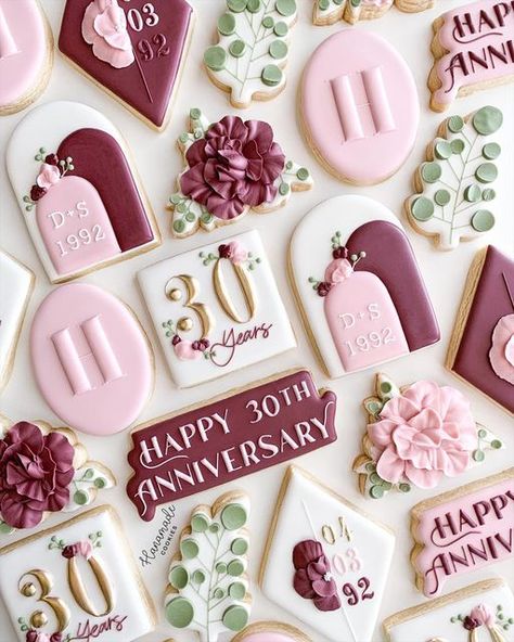 Lavender Balloons, Happy 30th Anniversary, Cookie Gram, Anniversary Cookies, Holiday Cookies Christmas, Pink Cookies, Valentines Day Cookies, 65th Birthday, Cookie Inspiration