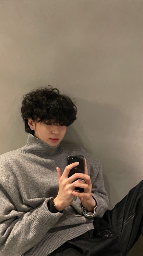 Korean Perm Hairstyle Men, Asian Perm Men, Korean Perm Men, Asian Perm, Curly Asian Hair, Perm Hair Men, Loose Perm, Korean Boy Hairstyle, Messy Hair Boy