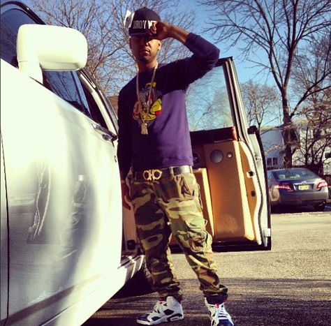 Juelz Santana rockin a Ferragamo belt with camo cargo pants Ferragamo Belt Mens Outfit, Camo Pants Outfits, Camo Pants Outfit Men, Juelz Santana, Belt Outfit, Pants Outfit Men, Camo Cargo Pants, Pants Outfits, Camo Pants