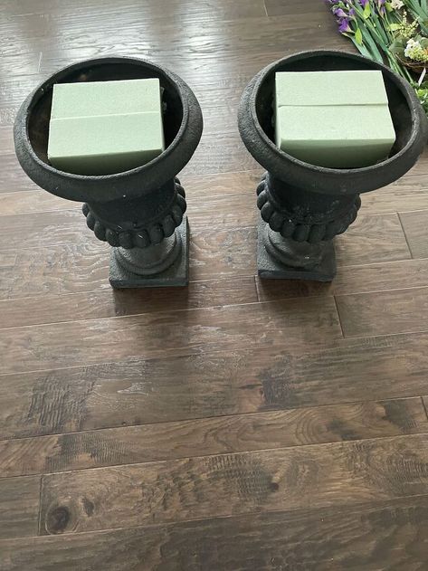 Urn Fillers Front Porches, Easter Urns Front Porches, Diy Urn Flower Arrangement, Fall Urn Filler, Holiday Dining Table Decor, Porch Urns, Fall Urn, Front Door Planters, Green Siding