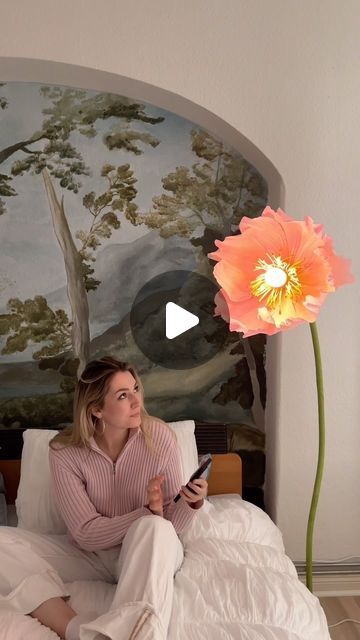 Johanna Schneider on Instagram: "🌸💡🤍 #xxlflower #giantflowers #flowerlamp #diy" Diy Floral Lamp Shade, Paper Lamp Shades Ideas, Flower Lamp Diy, Lamp Shade Diy, Lodge Plans, Paper Lampshade, Flower Lamp, Flower Crowns, July 17