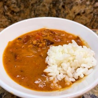 Zippys Chili Recipe, Chili And Rice, Portuguese Bean Soup, Sausage And Beans, Bbq Food Truck, Portuguese Sausage, Local Recipes, Island Recipes, Sausage Soup Recipes