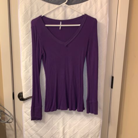 Never Worn, Small Snag Shown Gilmore Style, Rory Gilmore Style, Fashion Staples, Simple Fits, 90s Fashion Outfits, Purple Long Sleeve, Rock'n Roll, Rory Gilmore, Purple Shirt