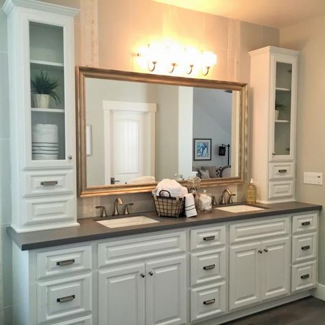 Photo Page Bathroom Vanity Designs, Vanity Design, White Vanity Bathroom, Bathroom Redo, Trendy Bathroom, Bathroom Layout, Bath Room, Bathroom Renos, Bath Remodel